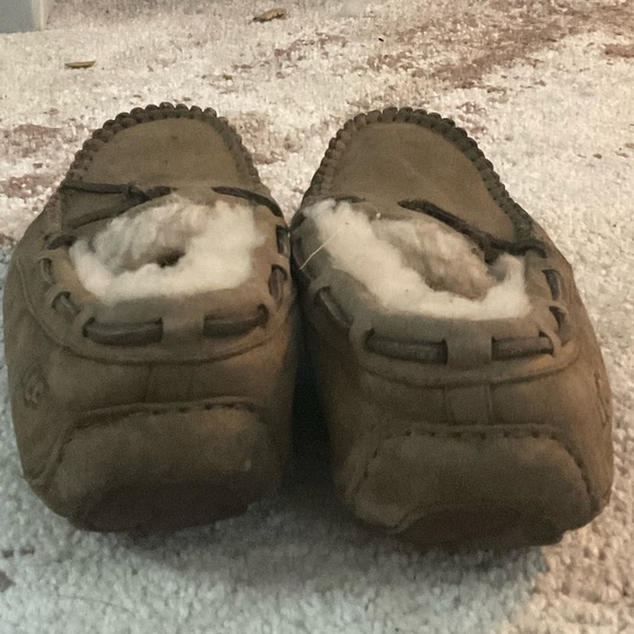 SNOWDAYSALE UGG Dakota Water Resistant Moccasin Slipper-Espresso, brown. Size7 - Picture 5 of 15